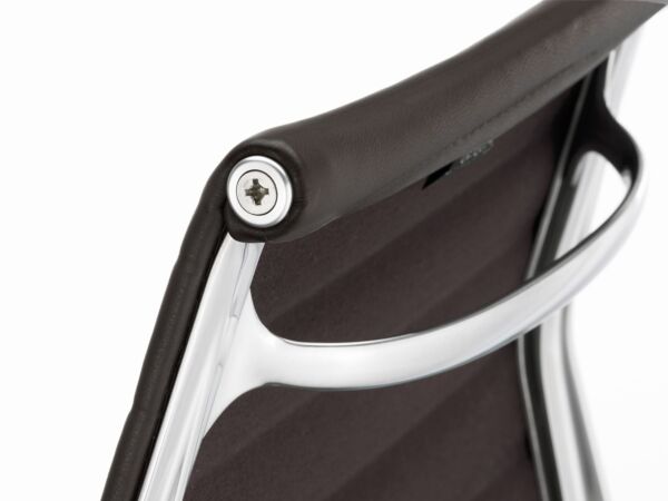 5_377698_Aluminium Chair EA 103_master.jpg