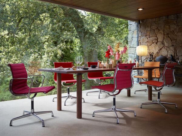 5_679555_Aluminium Chair  EA 101, EA 103, EA 104_Wood_Table_master.jpg