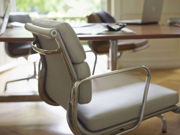 5_745729_Soft_Pad_Chair_208_Detail_Zement_master_1.jpg