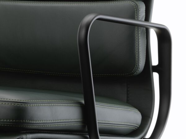 2_z2514741_Soft Pad Chair EA 208_master.jpg