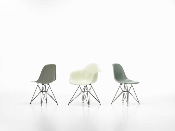 5_Eames Fiberglass Side Chair DSR image 7.jpg