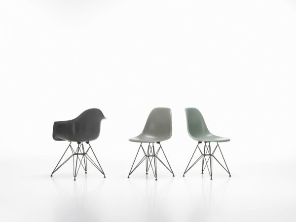 5_Eames Fiberglass Side Chair DSR image 6.jpg