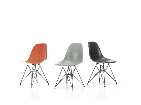 5_Eames Fiberglass Side Chair DSR image 3.jpg