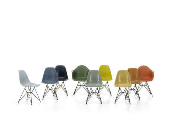 5_Eames Fiberglass Side Chair DSR image 10.jpg