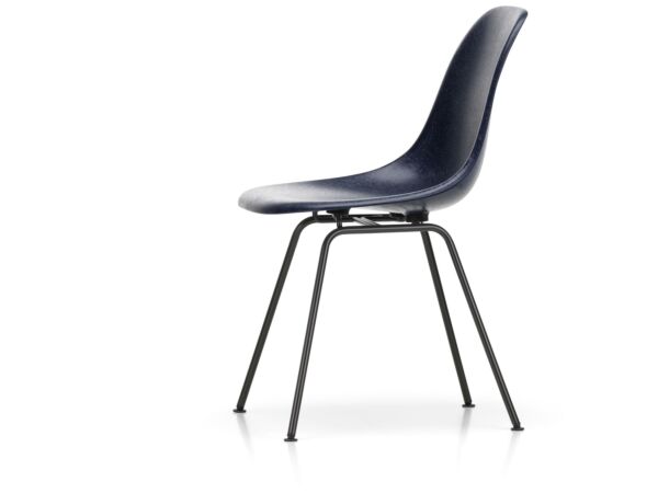 2_3028839_Eames Fiberglass Side Chair DSX - 02 navy blue - 30 basic dark powder-coated - left_FS_master.jpg