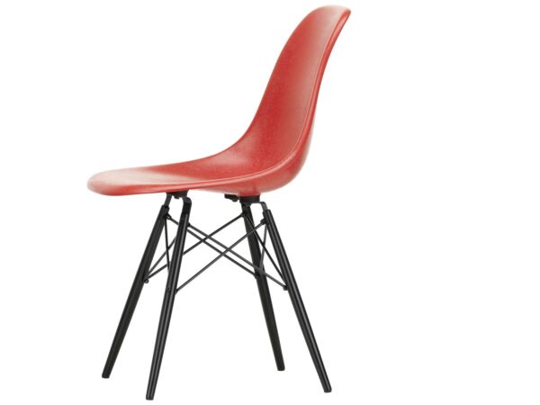 2_2816859_Eames Fiberglass Side Chair DSW - 09 classic red - 30 black maple - left_master.jpg
