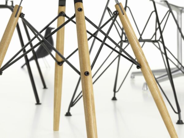 5_2720640_Eames Plastic Chair, Eames Fiberglass Chair Untergestelle_master.jpg