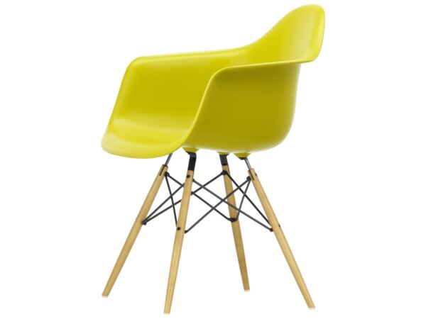 2_Eames Plastic Armchair DA.jpg