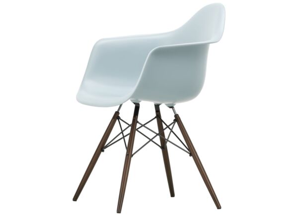 2_Eames Plastic Armchair DA.jpg