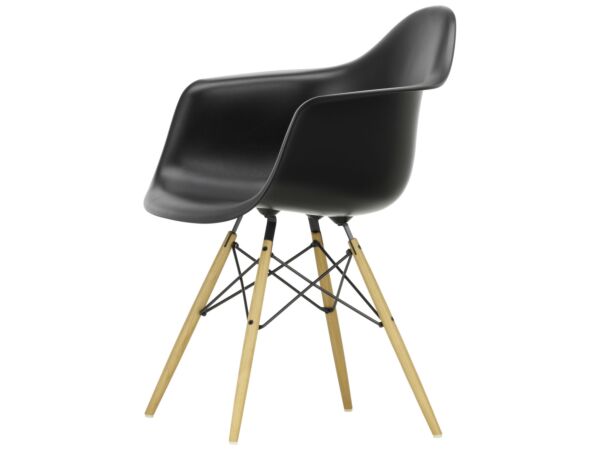2_Eames Plastic ArmchairDA.jpg