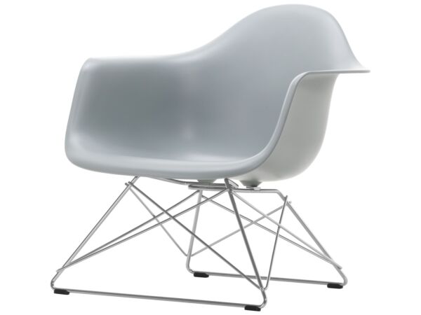 2_3163561_Eames Plastic Armchair LAR - 24 light grey - 01 chrome - left_master.jpg