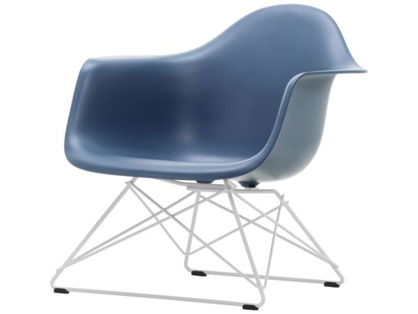2_3163661_Eames Plastic Armchair LAR - 83 sea blue - 04 white powder-coated - left_master.jpg