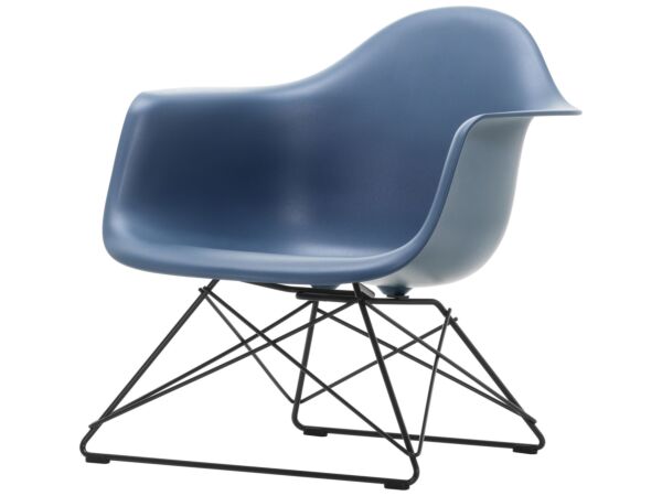 2_3163665_Eames Plastic Armchair LAR - 83 sea blue - 30 basic dark powder-coated - left_master.jpg