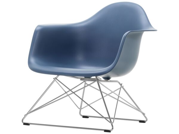 2_3163657_Eames Plastic Armchair LAR - 83 sea blue - 01 chrome - left_master.jpg