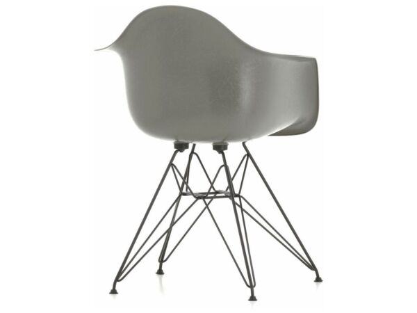 2_Z2613882_eames fiberglass armchair dar_master.jpg