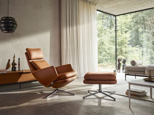 5_2900064_Grand Relax with Ottoman Suita Daybed Eames house Bird Wooden dolls Plate Table marmor_master.jpg