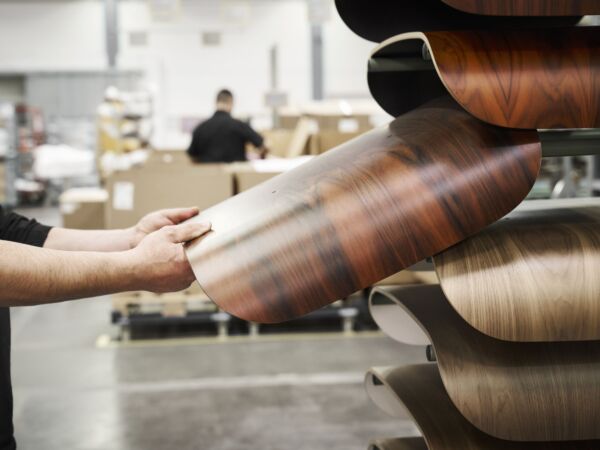 5_1752505_Lounge Chair Production_master.jpg