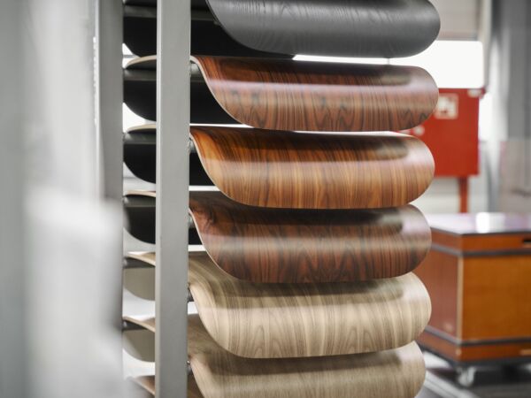 5_1752506_Lounge Chair Production_master.jpg