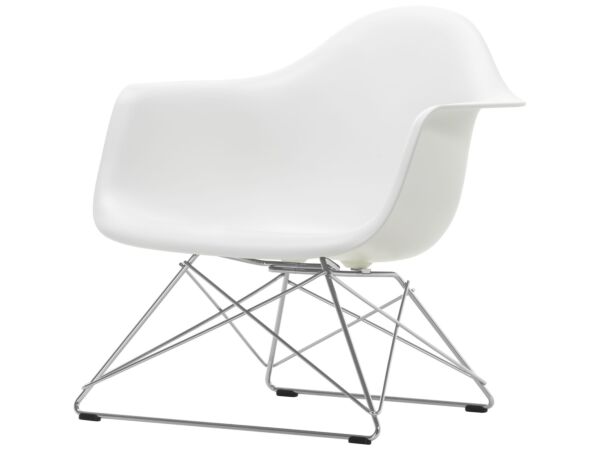 2_3163513_Eames Plastic Armchair LAR - 04 white - 01 chrome - left_master.jpg