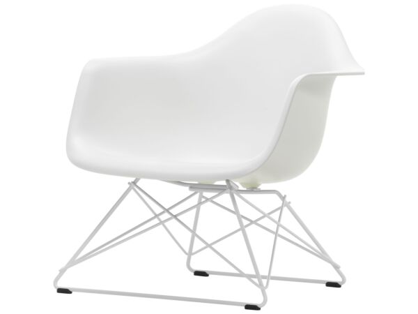 2_3163517_Eames Plastic Armchair LAR - 04 white - 04 white powder-coated - left_master.jpg