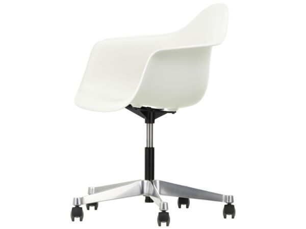2_2816947_Eames Plastic Armchair PACC - 04 white - 01 chrome - left_master.jpg