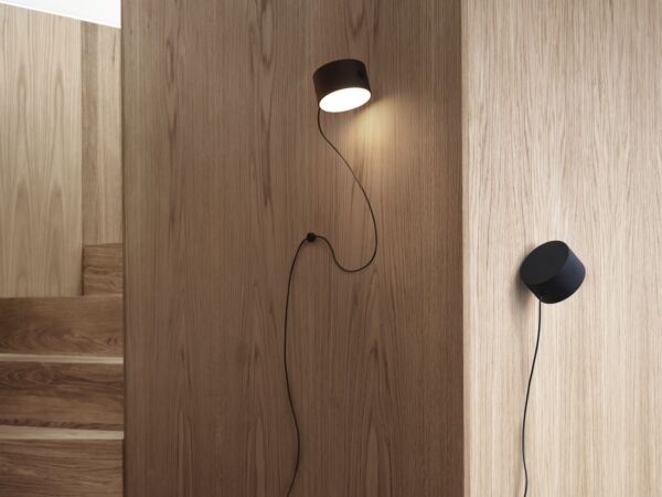 5_post-wall-lamp-black-muuto-org.jpg