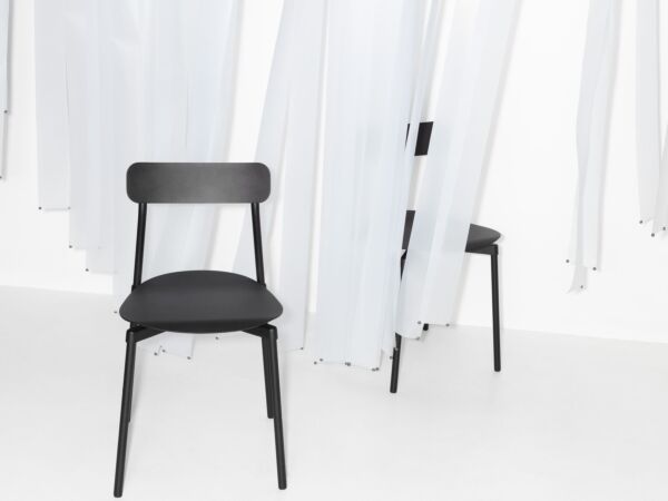5_m0810101_fromme_chair_black_©pf_paysage_imaginatoire_hd_ (1).jpg