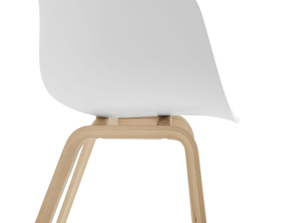 2_zAAC 22 white shell_matt lacquer oak_detail.jpg