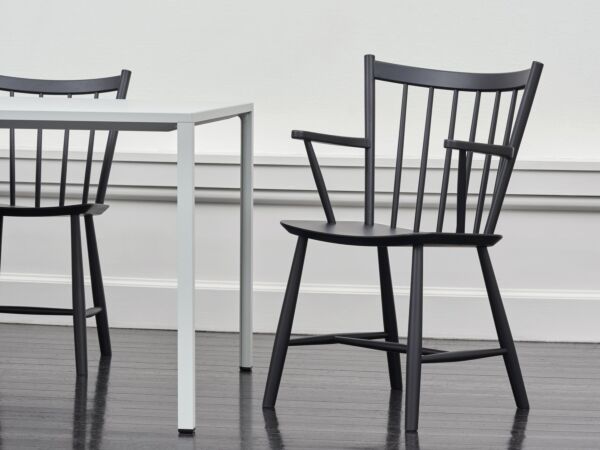 5_J42 Stained Beech black.jpg