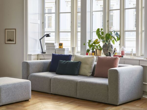 5_Mags Sofa hallingdal 130_Mags Cushion_PC double arm w. table base.jpg