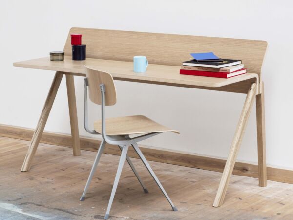 5_CPH190 Desk clear lacquered oak_Result Chair Seat clear lacquered oak Frame beige.jpg