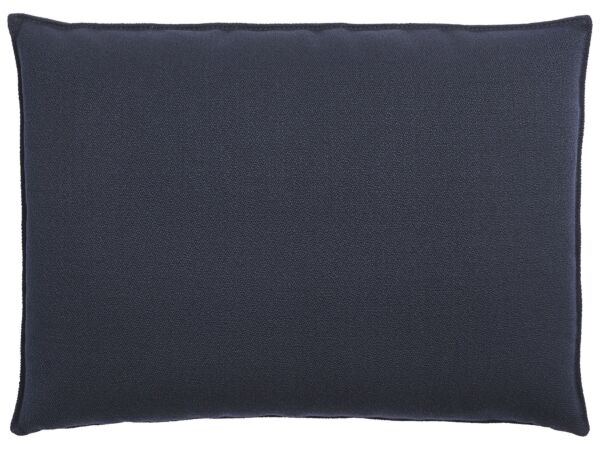2_in_situ_cushion_65x45_cm_vidar_554_muuto_5000x5000.jpg