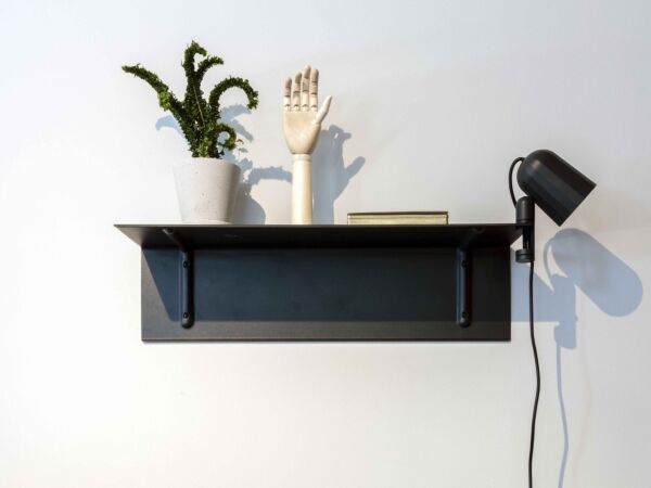 5_Brackets incl black_Noc Clamp dark grey_Wooden Hand_Flowerpot With Saucer grey.jpg