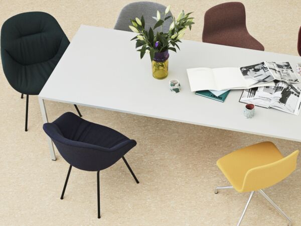 5_AAC 18 black shell w. arm pad black base_AAC 26 brick shell w. fixed seat cushion black base_AAC 127 Soft Chair black base Olavi 07 Copie.jpg