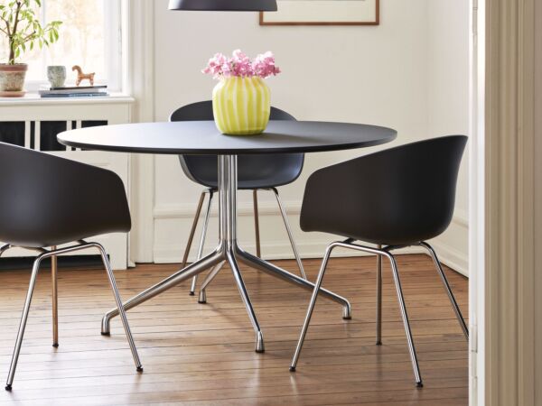 5_AAT 20 black linoleum alu frame_PC Pendant Lamp black_Juice Vase yellow_AAC 26 soft black shell chrome base.jpg