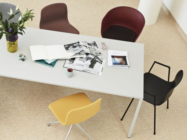 5_AAC 18 black shell w. arm pad black base_AAC 26 brick shell w. fixed seat cushion black base_AAC 127 Soft Chair black base Olavi 07 Copie(1).jpg
