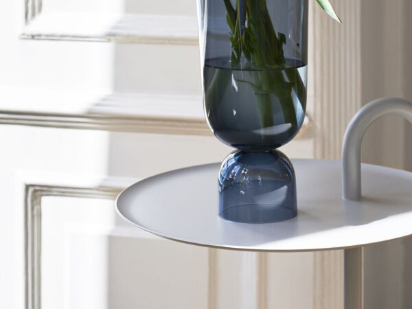 5_Bottoms Up Vase navy blue_Bowler cream white.jpg