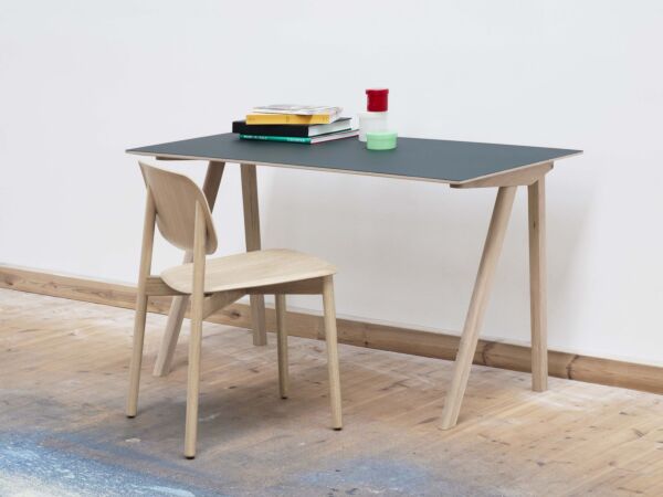 5_CPH90 Desk Top green linoleum Frame matt lacquered oak_Soft Edge 12matt lacquered oak.jpg