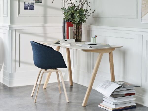 5_AAC 23 Remix 873 matt lacquer oak veneer_CPH 90 Desk.jpg