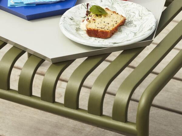 5_Kaleido royal blue_Soft Ice Lunch Plate green_Kaleido grey_Sip Swirl_Palissade Ottoman olive.jpg