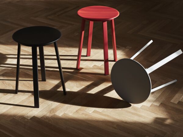 5_Revolver Stool Family 02.jpg