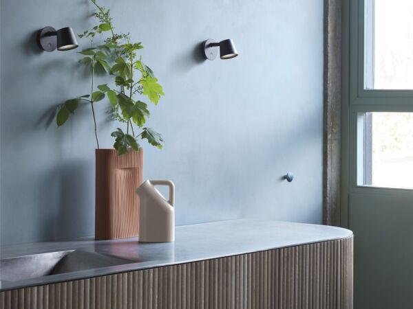 5_Tip-wall-lamp-black-ridge-vase-terracotta-tub-jug-dots-metal-muuto-med-res_(150).jpg