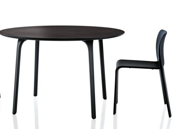 2_zMagis_first_chair_product_multi_SD800_black_01_hr.jpg