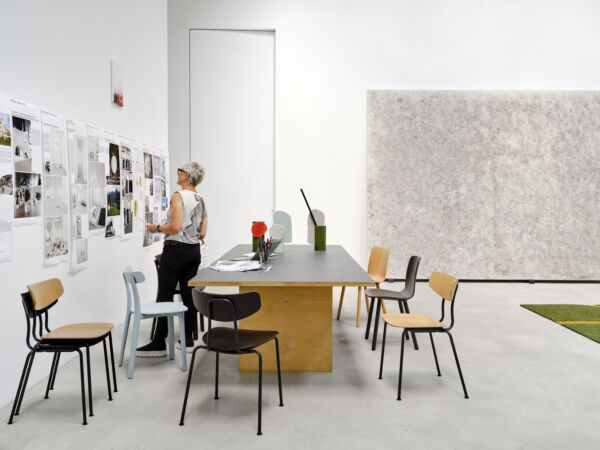 5_Moca all plastic chair hal ply tube vases découpage_master.jpg