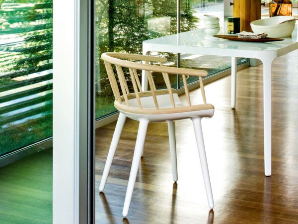 5_Magis_cyborg_stick_chair_ambient_multi_SD1716_white_natural_01-scaled.jpg