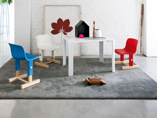 5_Magis_kids_little-big_chair_ambient_multi_MT440_01-scaled.jpg