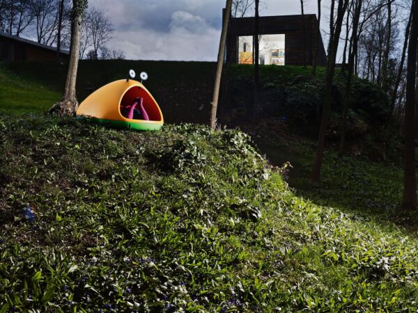 5_Magis_kids_nido_nest_ambient_mono_MT25_yellow_green_01-1-scaled.jpg
