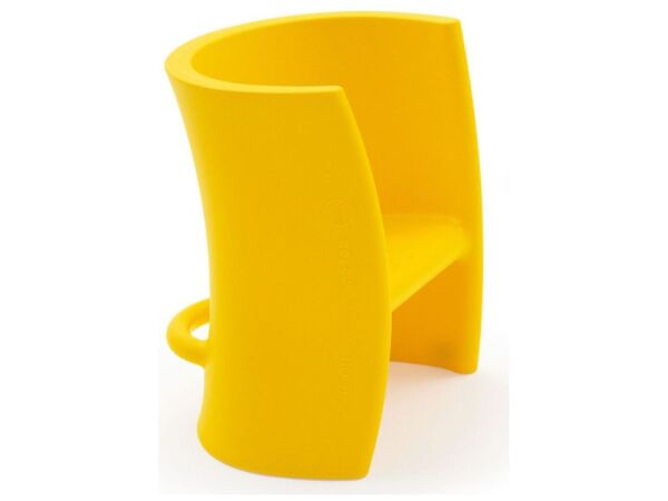 1_Magis_kids_trioli_chair_product_usability_MT15_01-scaled.jpg