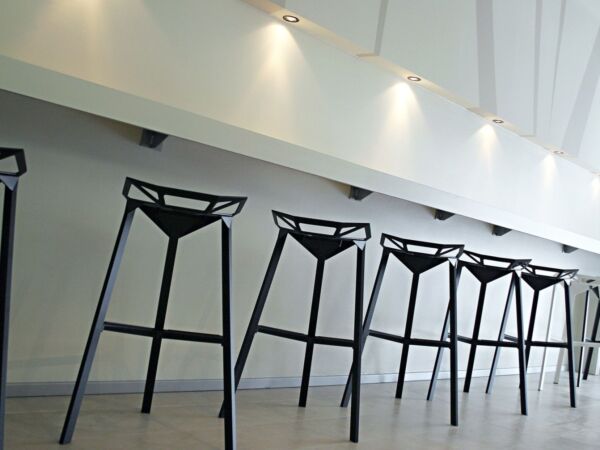 5_Magis_stool_one_contract_SD492_black_01.jpg