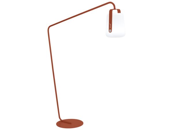 2_zBALAD_PIED_DEPORTE_AVEC_LAMPE_OCRE_ROUGE.jpg